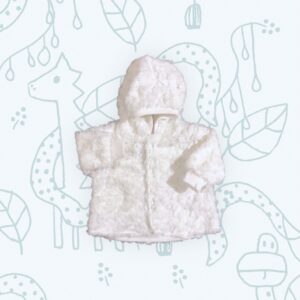 Kapucnis szörme kabát, fehér rózsás