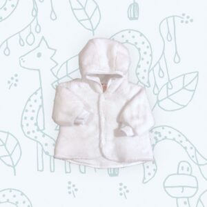 Kapucnis szörme kabát, fehér cosy